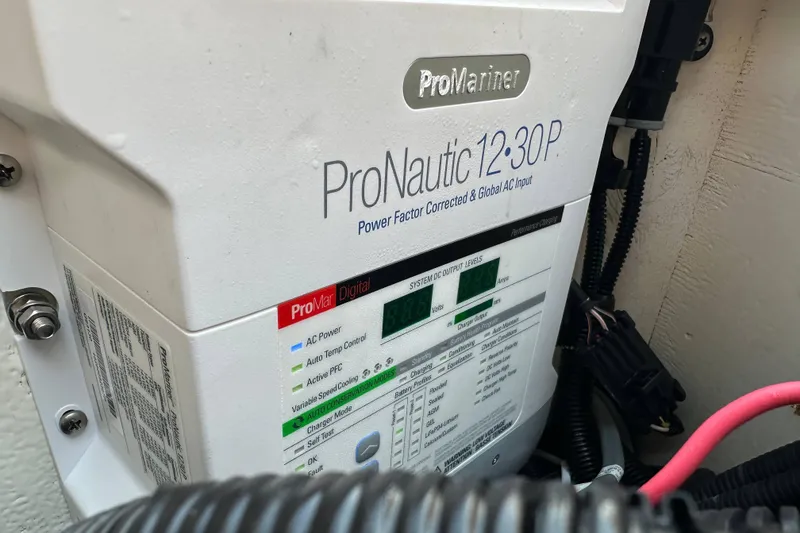 Slide: The Image of ProMariner ProNautic 12:30P charger in 2017 Sea Ray SDX 290 Outboard boat. - 21