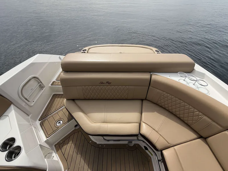 Slide: The Image of Sea Ray SLX 280 2019 - 16