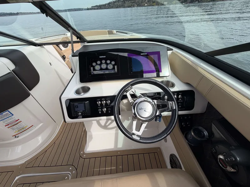 Slide: The Image of Sea Ray SLX 280 2019 - 23