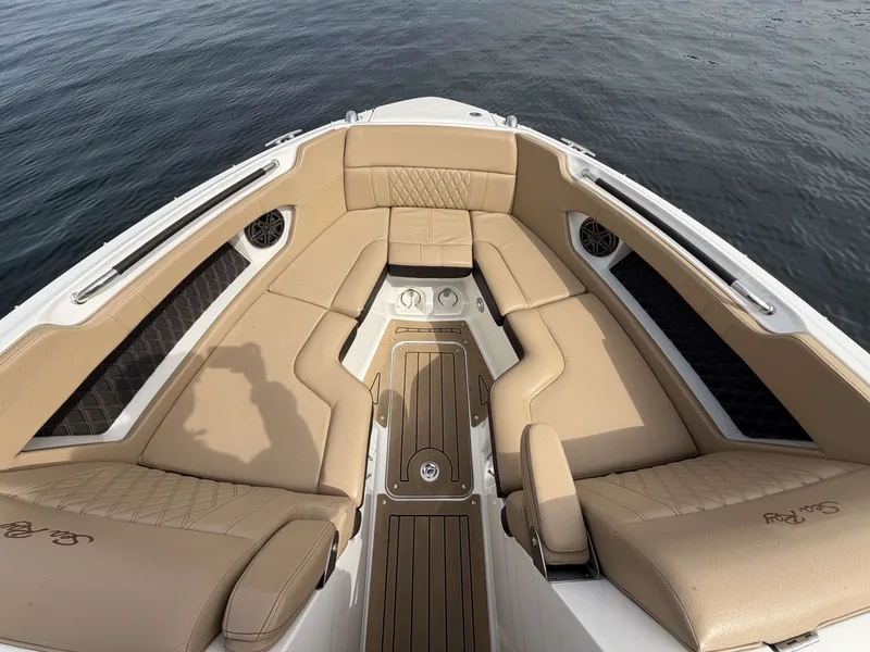 Slide: The Image of Sea Ray SLX 280 2019 - 25