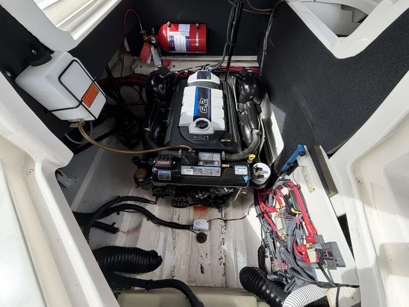 Slide: The Image of Sea Ray SLX 280 2019 - 26