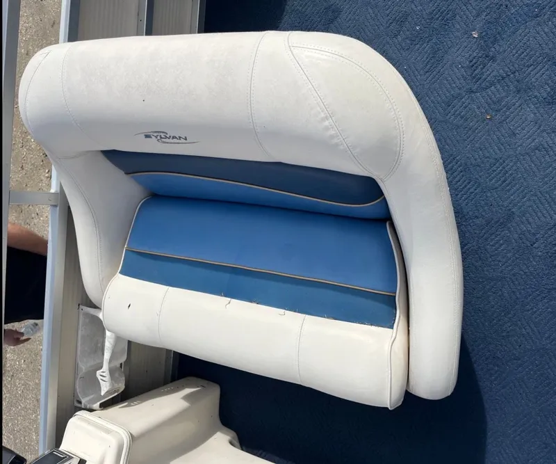 Slide: The Image of Sylvan 8526 Capri boat seat, blue and white, year 2001. - 13