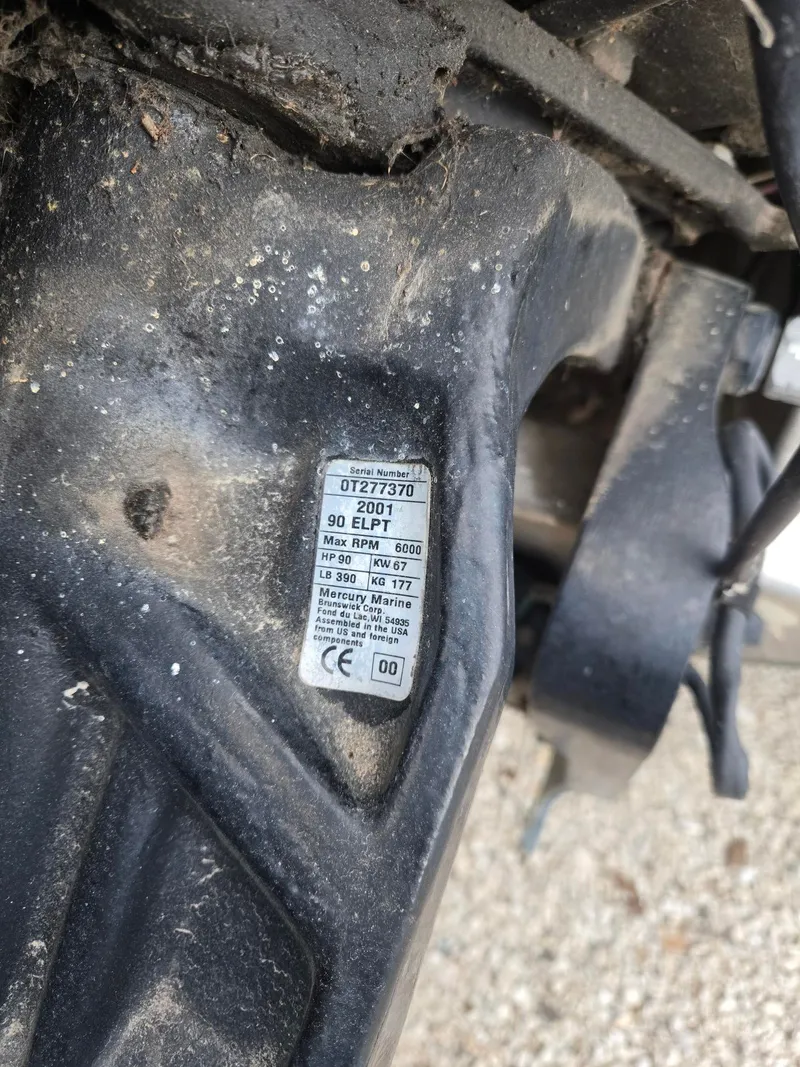 Slide: The Image of Close-up of Mercury Marine engine label on a 2001 Sylvan 8526 Capri. - 18