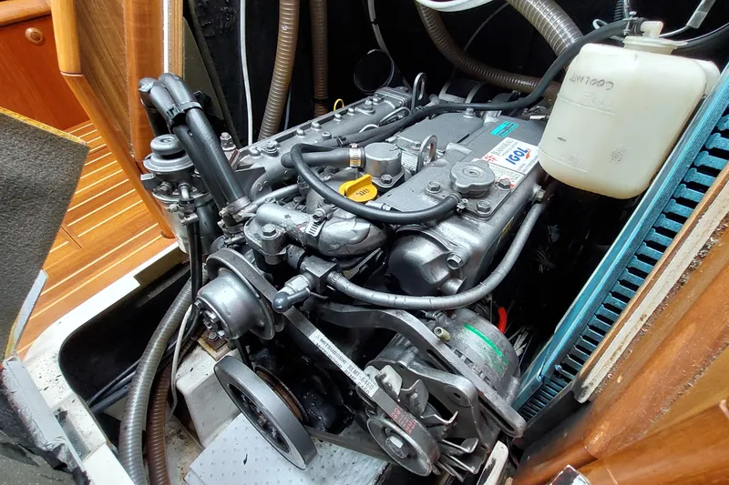 Slide: The Image of Engine compartment of a 2002 Jeanneau Sun Odyssey 43 DS sailboat. - 82