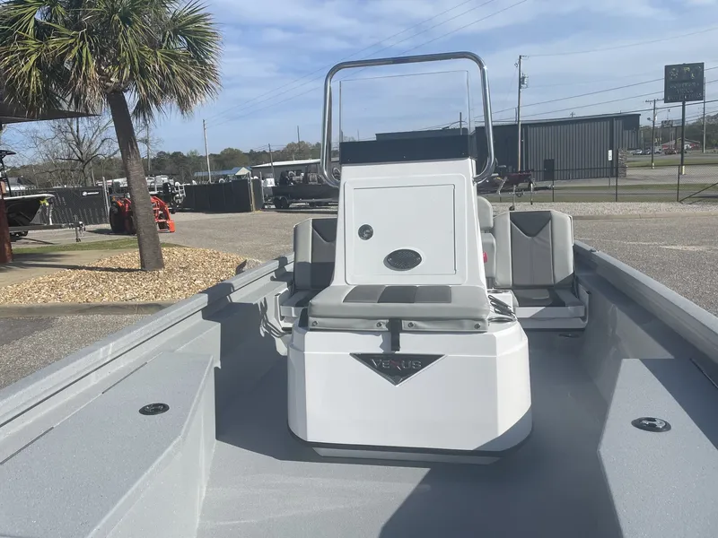 Slide: The Image of Vexus Defender 201 BAY-SUZUKI 115SS boat, 2026 model, parked outdoors. - 4