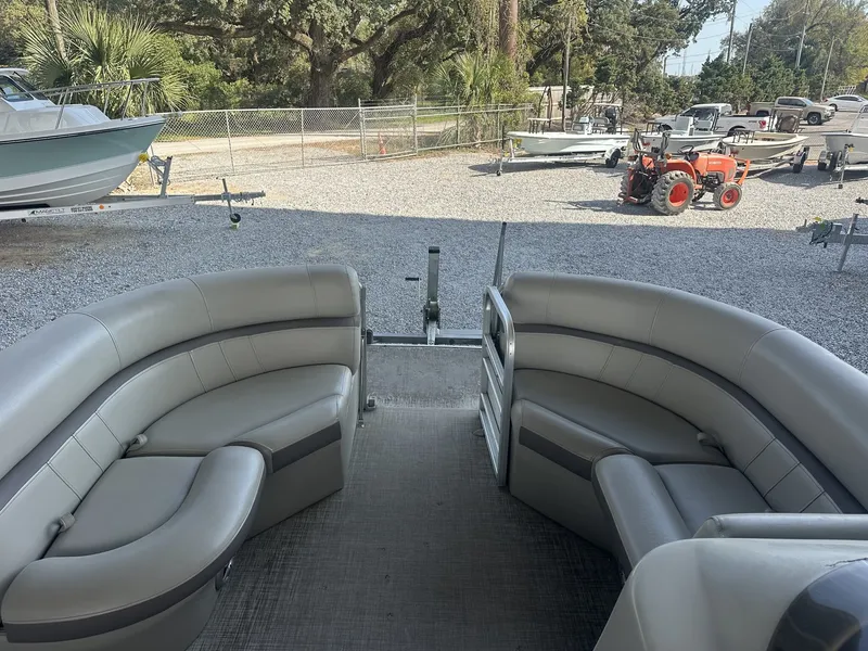 Slide: The Image of Interior view of a 2018 South Bay 200 Series Tritoon. - 8