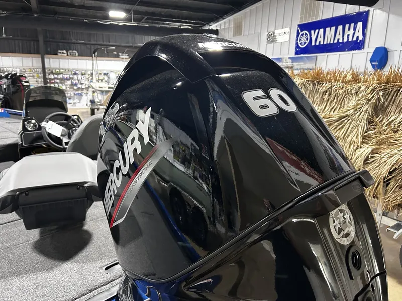 Slide: The Image of Lowe Stinger ST175 2026 - 10