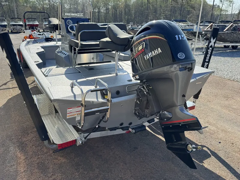 Slide: The Image of 2026 Xpress H20B Bay boat with Yamaha 115 engine. - 8