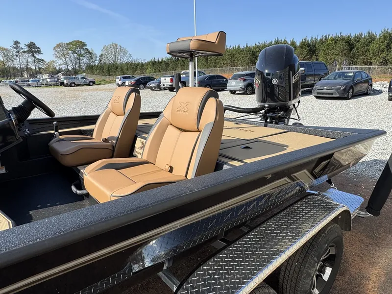 Slide: The Image of 2026 Xpress Hyper-Lift Bass H20 boat with Yamaha engine. - 9