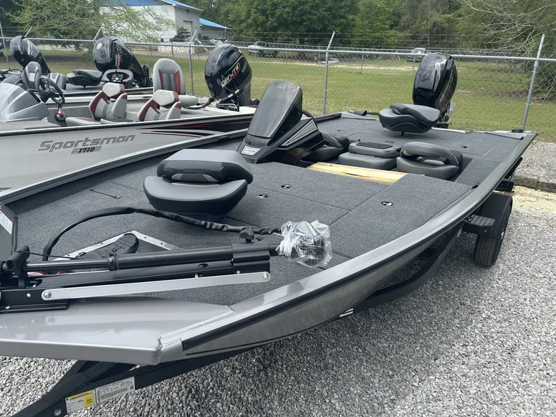 Slide: The Image of Lowe Stinger ST175 2026 - 4