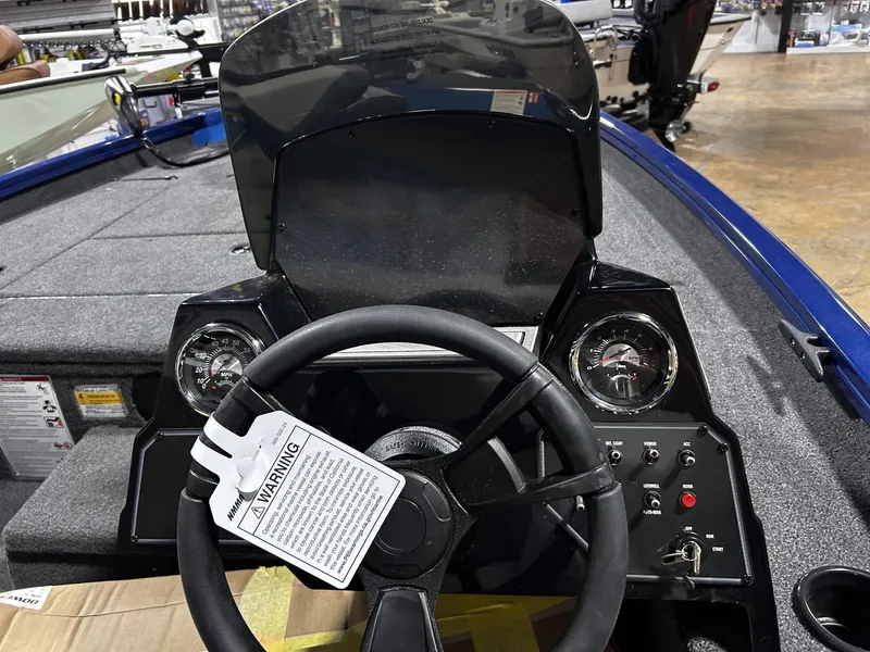 Slide: The Image of Lowe Stinger ST175 2026 - 3