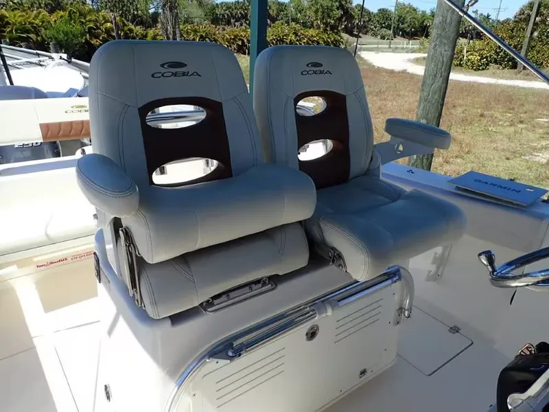 Slide: The Image of Cobia 280 Center Console 2020 boat seats, comfortable and modern. - 9