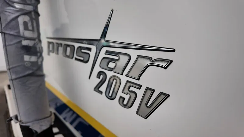 Slide: The Image of MasterCraft 205V 2001 - 14