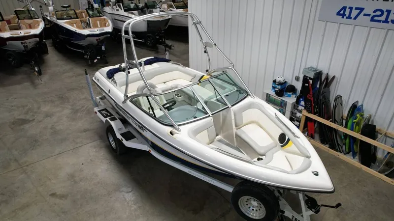 Slide: The Image of MasterCraft 205V 2001 - 20