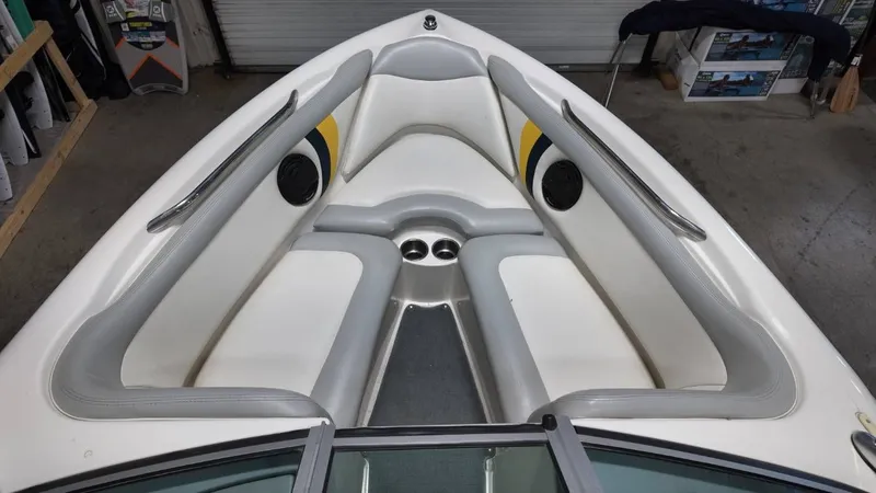 Slide: The Image of MasterCraft 205V 2001 - 24