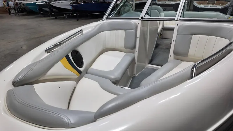 Slide: The Image of MasterCraft 205V 2001 - 28