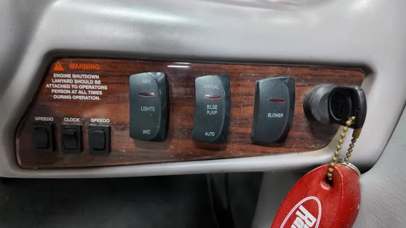 Slide: The Image of MasterCraft 205V 2001 - 34