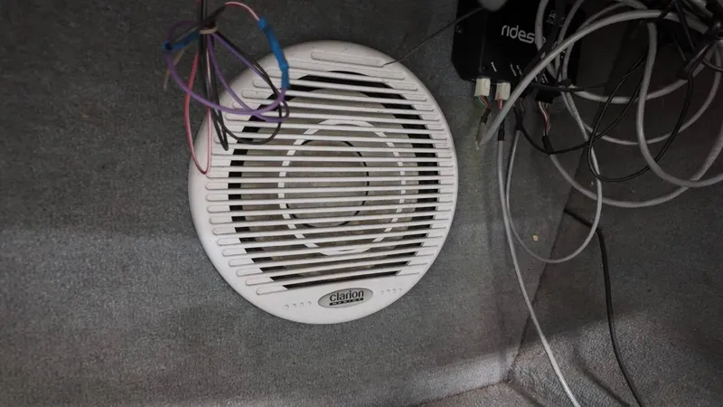 Slide: The Image of MasterCraft 205V 2001 - 36