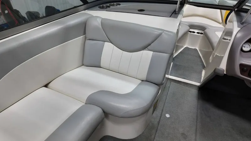 Slide: The Image of MasterCraft 205V 2001 - 41