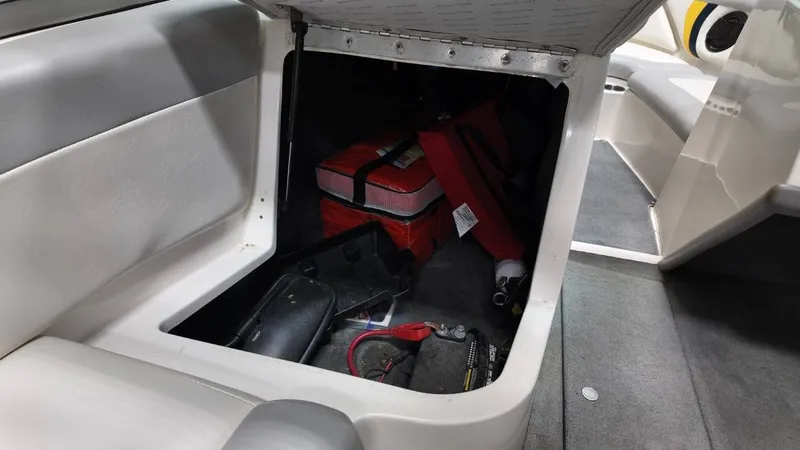 Slide: The Image of MasterCraft 205V 2001 - 42