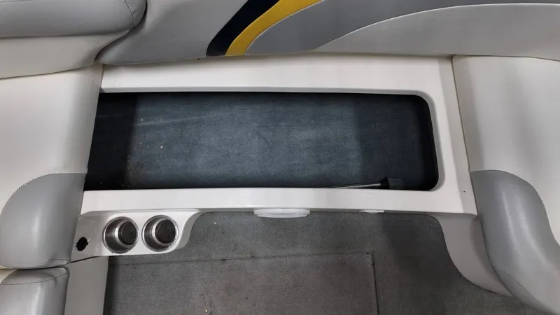 Slide: The Image of MasterCraft 205V 2001 - 44