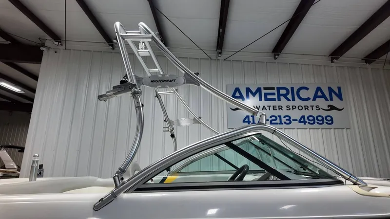 Slide: The Image of MasterCraft 205V 2001 - 47