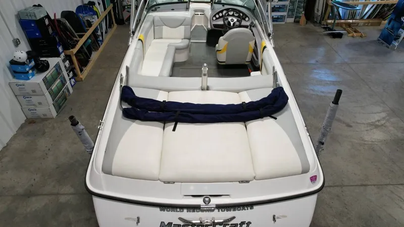Slide: The Image of MasterCraft 205V 2001 - 50