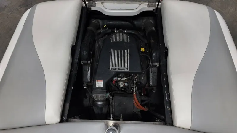 Slide: The Image of MasterCraft 205V 2001 - 53