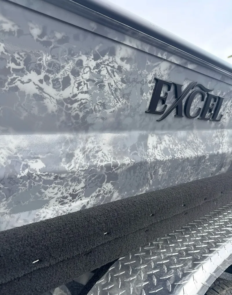 The Image of Excel 220 Bay Pro Elite 2026 - 1