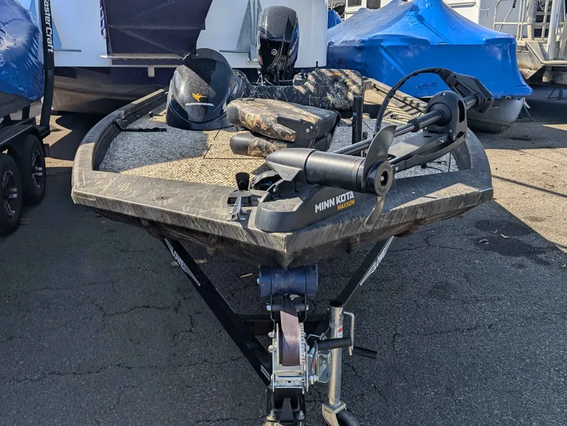 Slide: The Image of 2018 Lowe Stinger 175C boat with Minn Kota motor. - 3