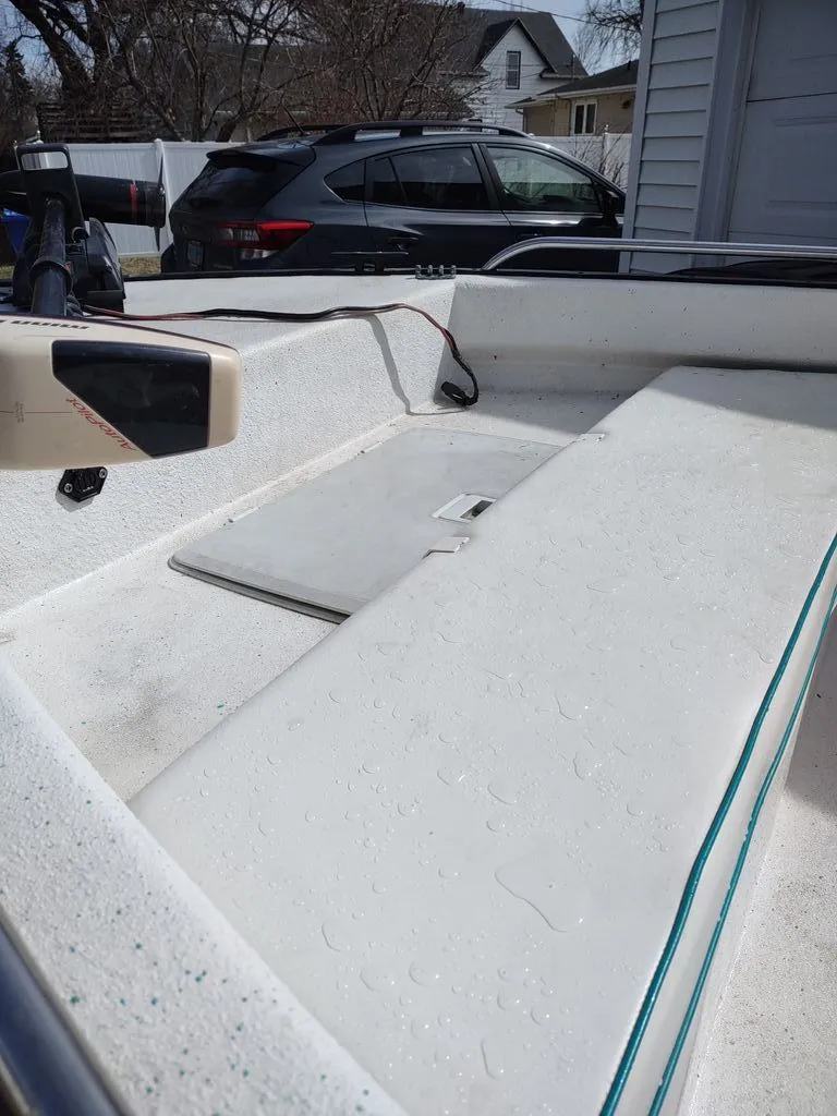 Slide: The Image of Key Largo 160 Center Console 2002 - 10