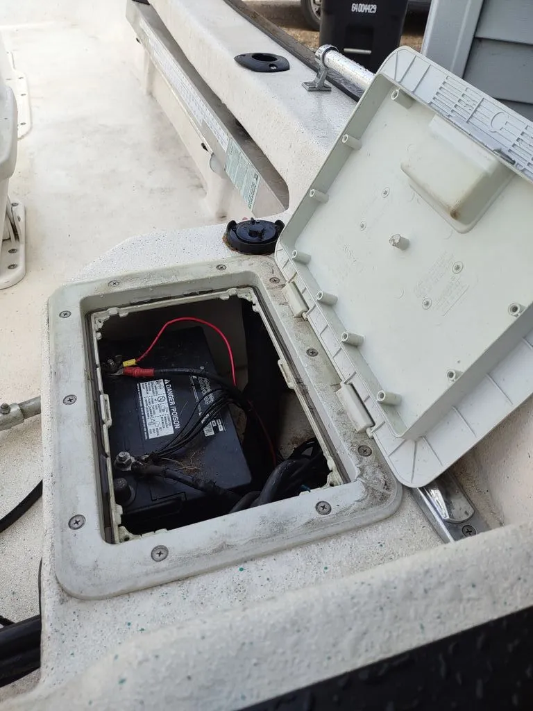 Slide: The Image of Key Largo 160 Center Console 2002 - 12