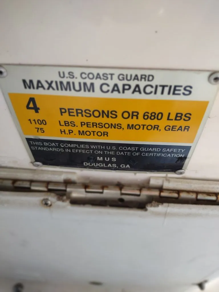 Slide: The Image of Key Largo 160 Center Console 2002 - 22