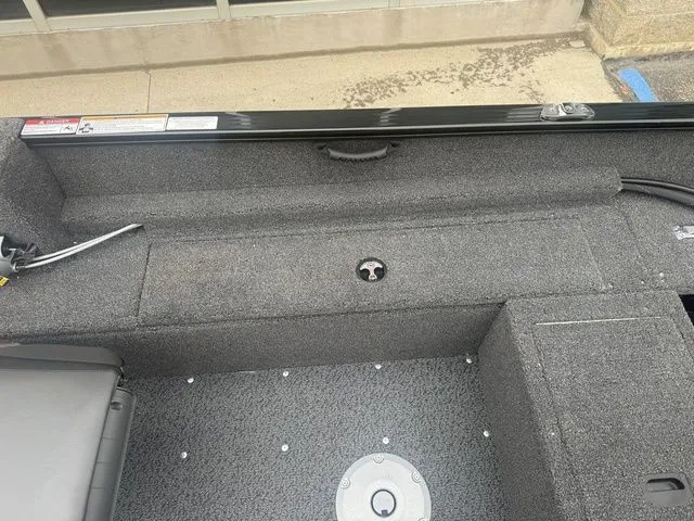 Slide: The Image of Lund 1650 Rebel XL Sport 2026 - 10