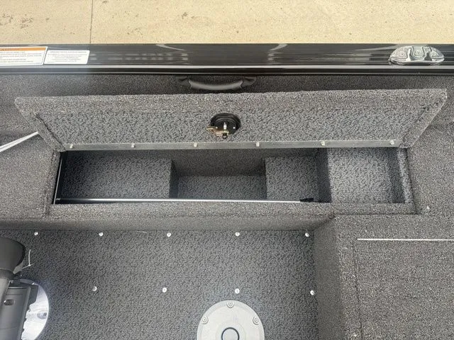 Slide: The Image of Lund 1650 Rebel XL Sport 2026 - 11