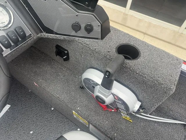 Slide: The Image of Lund 1650 Rebel XL Sport 2026 - 15