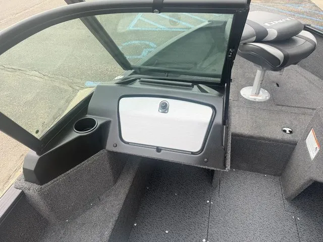 Slide: The Image of Lund 1650 Rebel XL Sport 2026 - 18