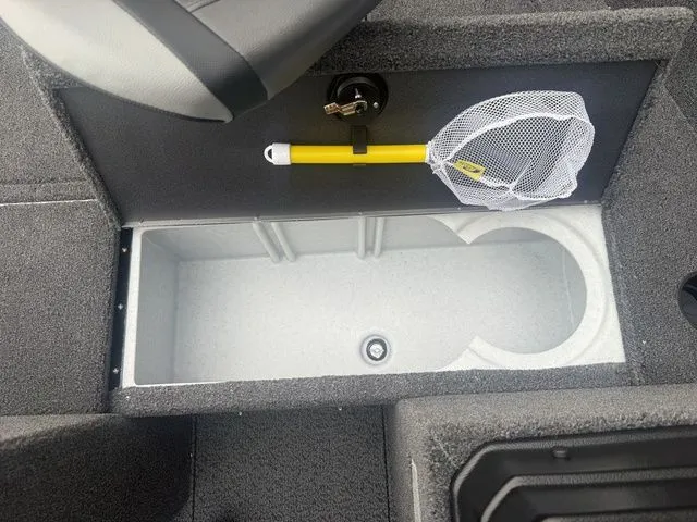 Slide: The Image of Lund 1650 Rebel XL Sport 2026 - 21