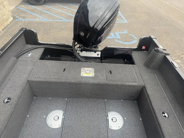 Slide: The Image of Lund 1650 Rebel XL Sport 2026 - 7