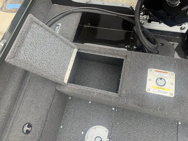 Slide: The Image of Lund 1650 Rebel XL Sport 2026 - 8