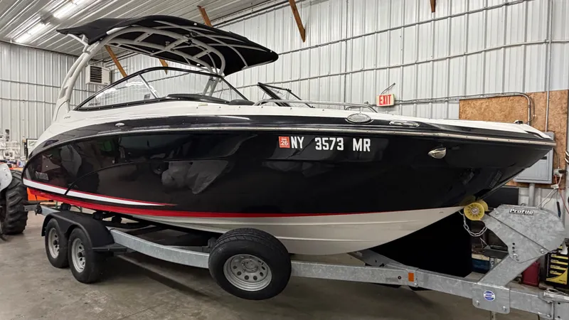 The Image of Yamaha 242SE 2020 - 1