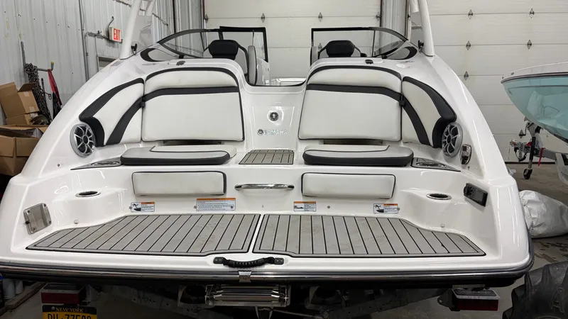 Slide: The Image of Yamaha 242SE 2020 - 11