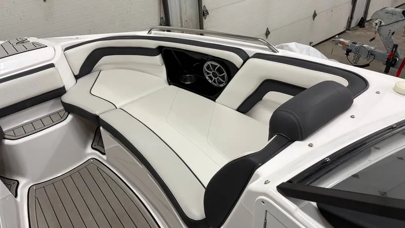 Slide: The Image of Yamaha 242SE 2020 - 14