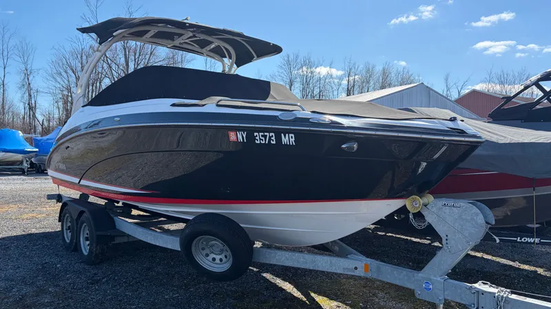 Slide: The Image of Yamaha 242SE 2020 - 2