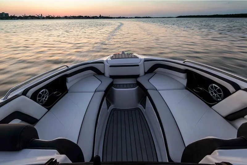 Slide: The Image of Yamaha 242SE 2020 - 25