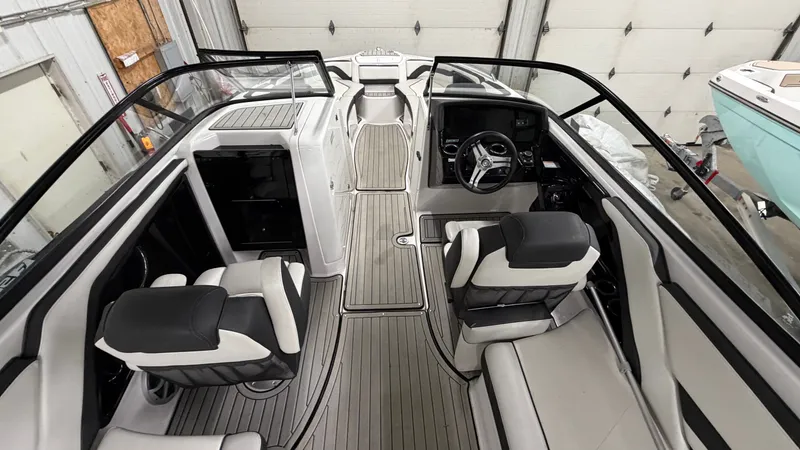 Slide: The Image of Yamaha 242SE 2020 - 9