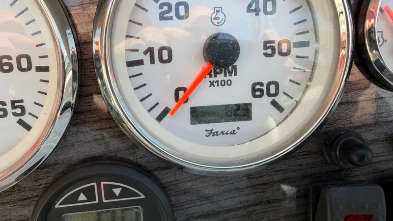 Slide: The Image of Stingray 195 LS/LX/LR 2009 - 10