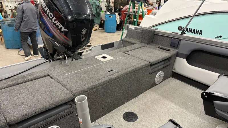 Slide: The Image of Lowe Fish & Ski FS1610 2017 - 13