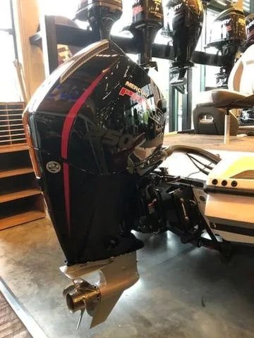 Slide: The Image of Outboard motor on a Nitro Z20 XL boat, model year 2026. - 12