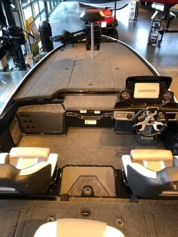 Slide: The Image of Interior view of 2026 Nitro Z20 XL boat with Garmin system. - 15